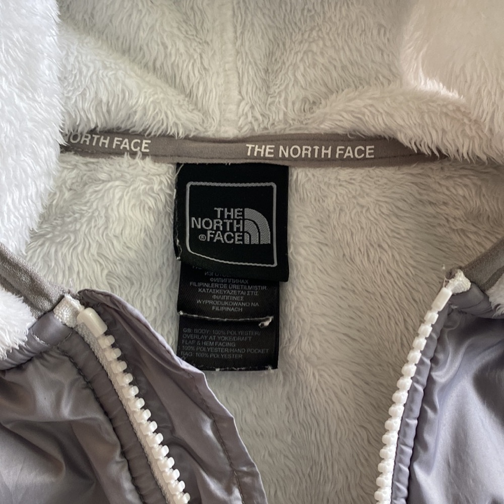 The North Face Girls White/Grey Jacket - Picture 2 of 10